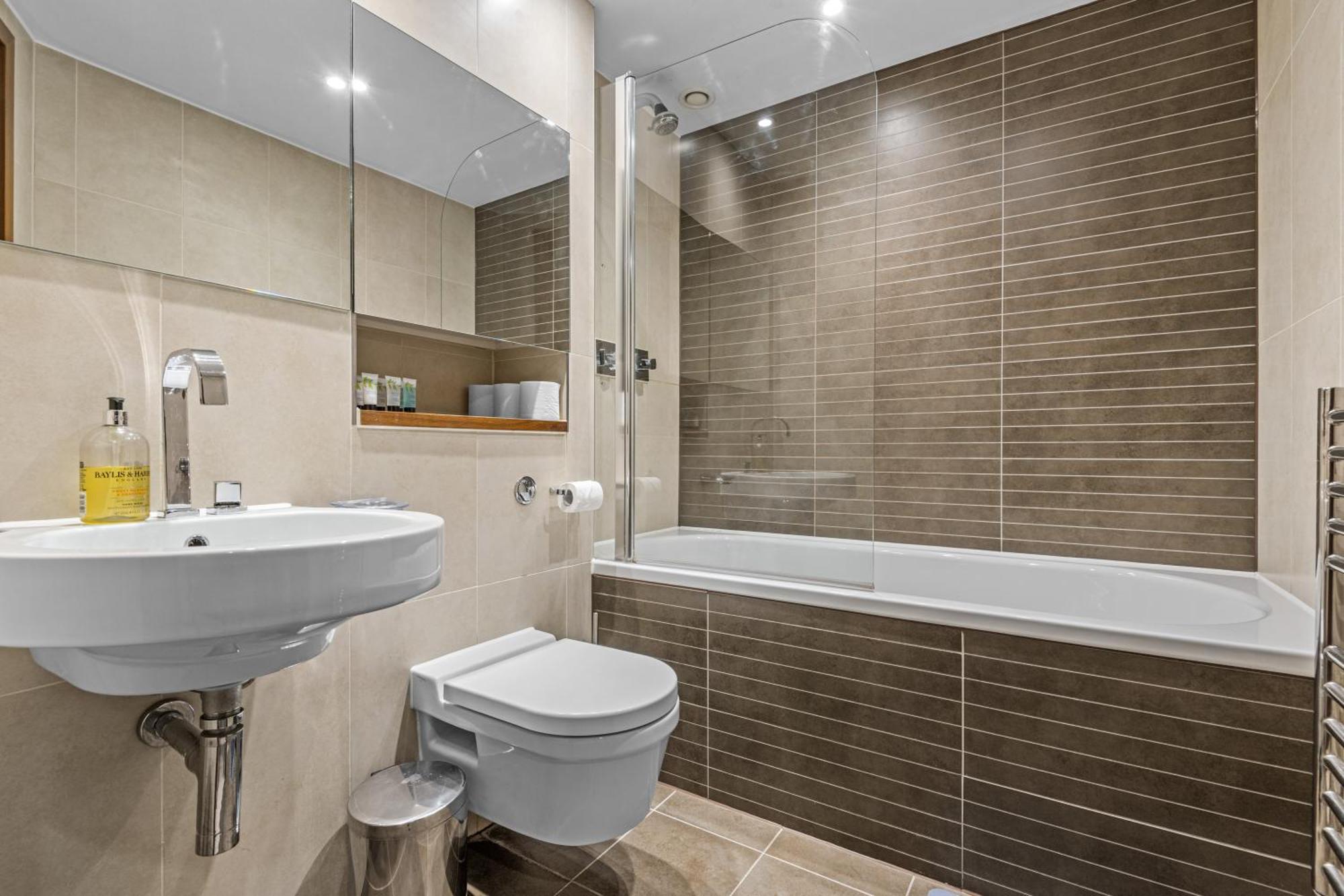 Londwell, Chelsea Living, Central Flat With Balcony Лондон Екстериор снимка